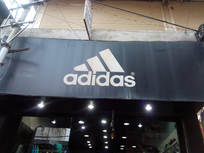 Adidas | Exclusive Store | Solan